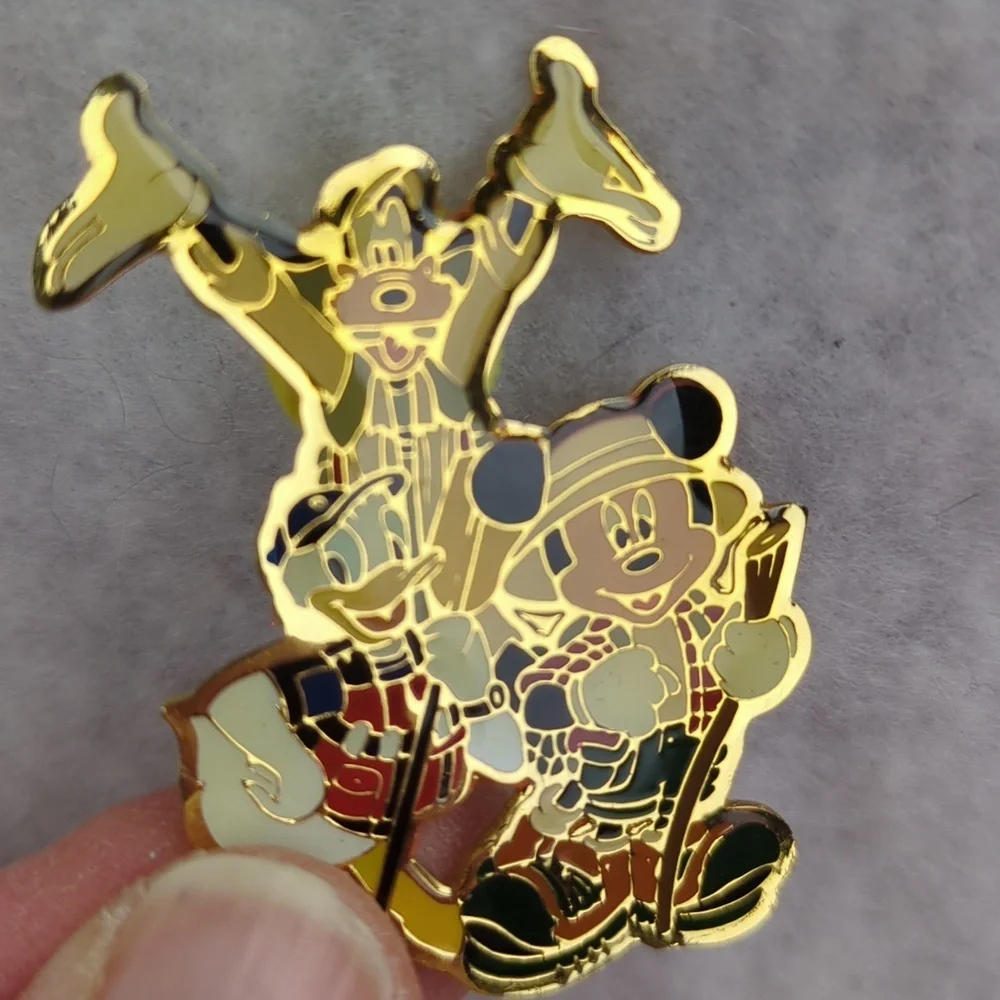 Disney Pin California Adventure, With Goofy, Donald and Mickey!